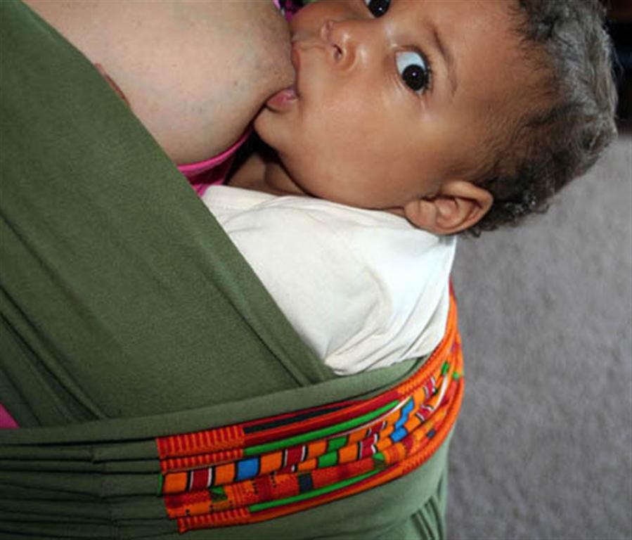 breastfeeding baby carrier